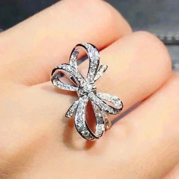 New Gorgeous 925 Silver Diamond Bow Ring - Picture 1 of 3